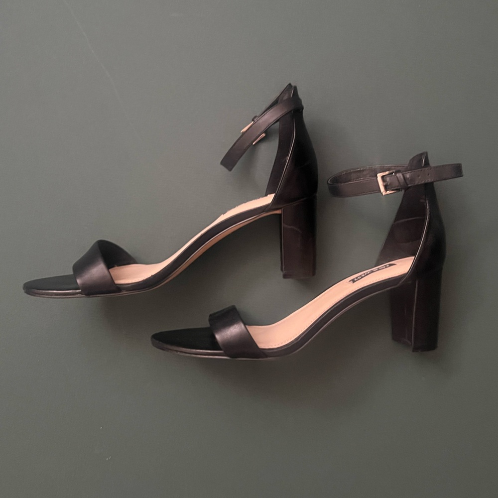 Nine West strappy black leather block heels 9